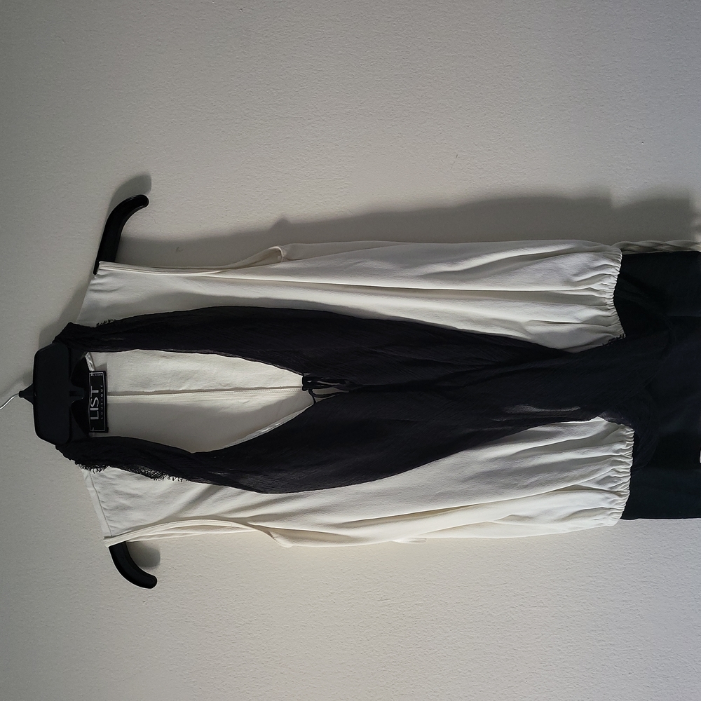 Sexy top white top with a scarf, size 8